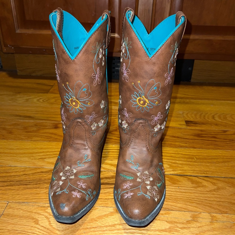 Embroidered Cowboy boots - Picture 2 of 5